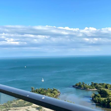 1 Bedroom Waterfront Condo トロント エクステリア 写真