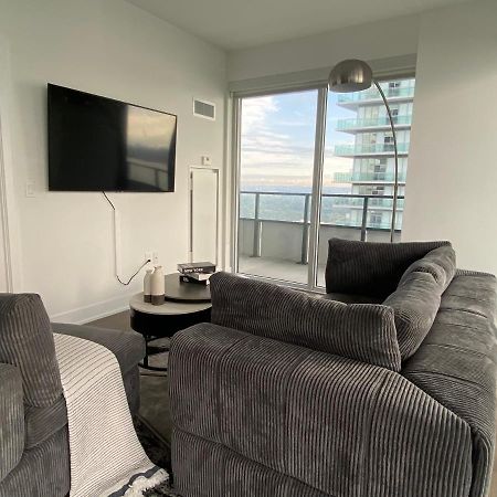 1 Bedroom Waterfront Condo トロント エクステリア 写真
