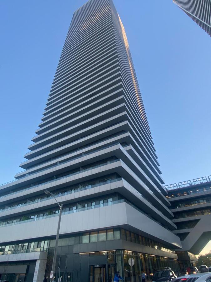 1 Bedroom Waterfront Condo トロント エクステリア 写真